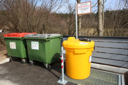 POSTAVITEV ZBIRALNIKOV ZA ODPADNO OLJE LOŠKO CERKNICA 04 FOTO LJUBO VUKELIČ